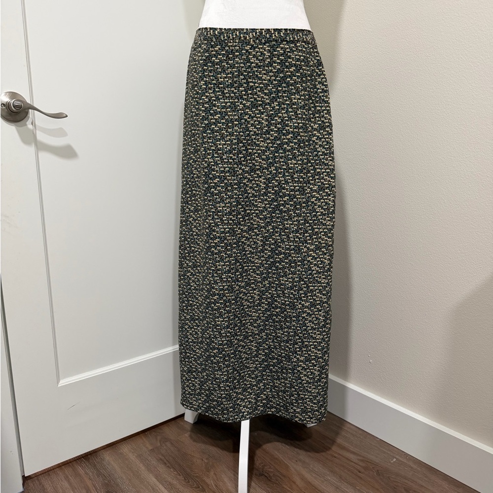 Elegant Green Patterned Skirt
